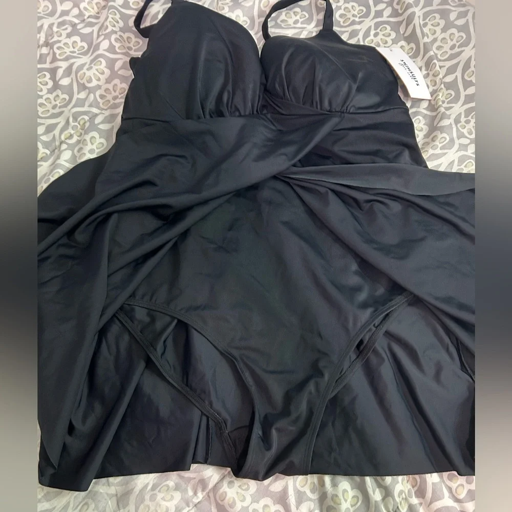 Swimsuits For All bathing suit dress size 36DD - Picture 2 of 3